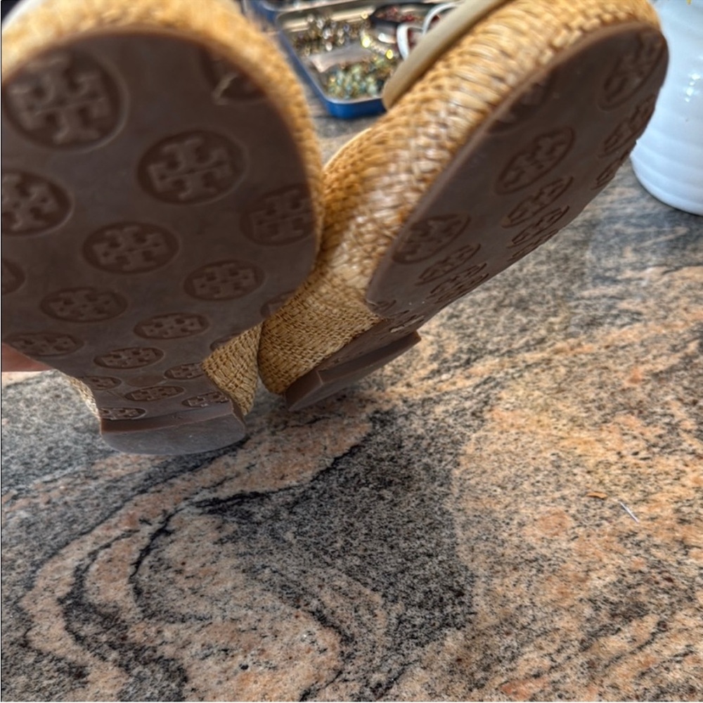 Tory Burch Tan and White Flats with Logo Medallion - Picture 2 of 6